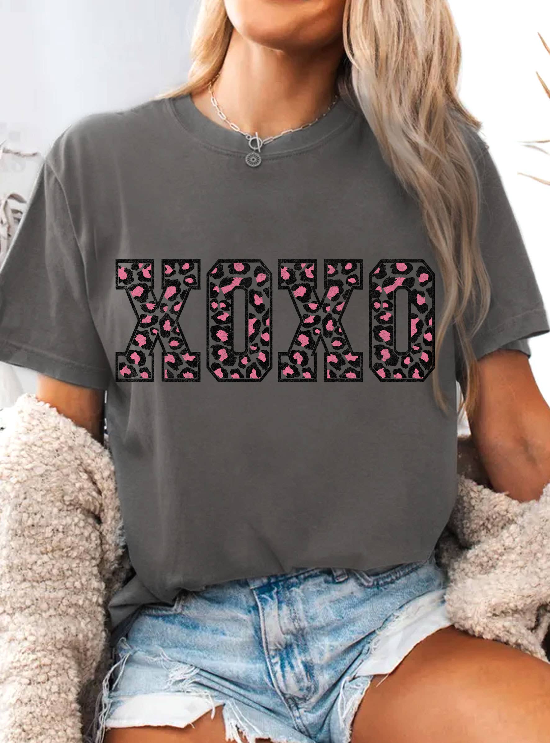 Xoxo Leopard Valentines Day Graphic Tshirts