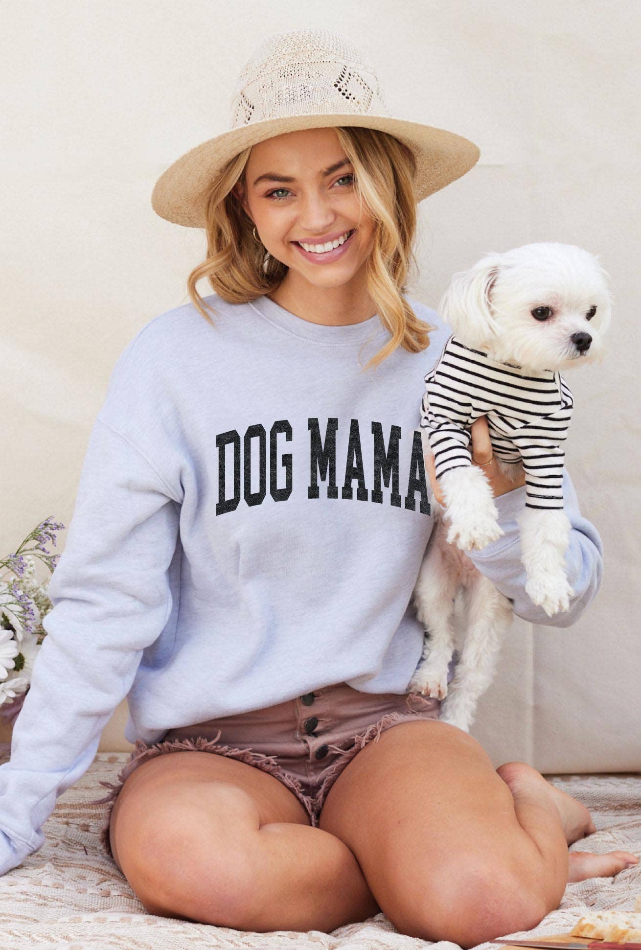 Dog Mama Graphic Sweatshirt