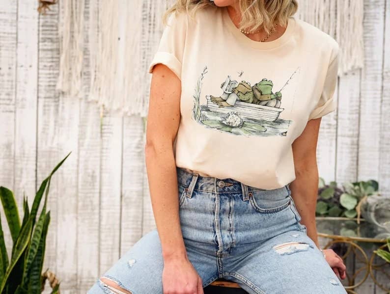 Retro 90's Frog T-Shirt – Cute Oversize Nature Book Tee