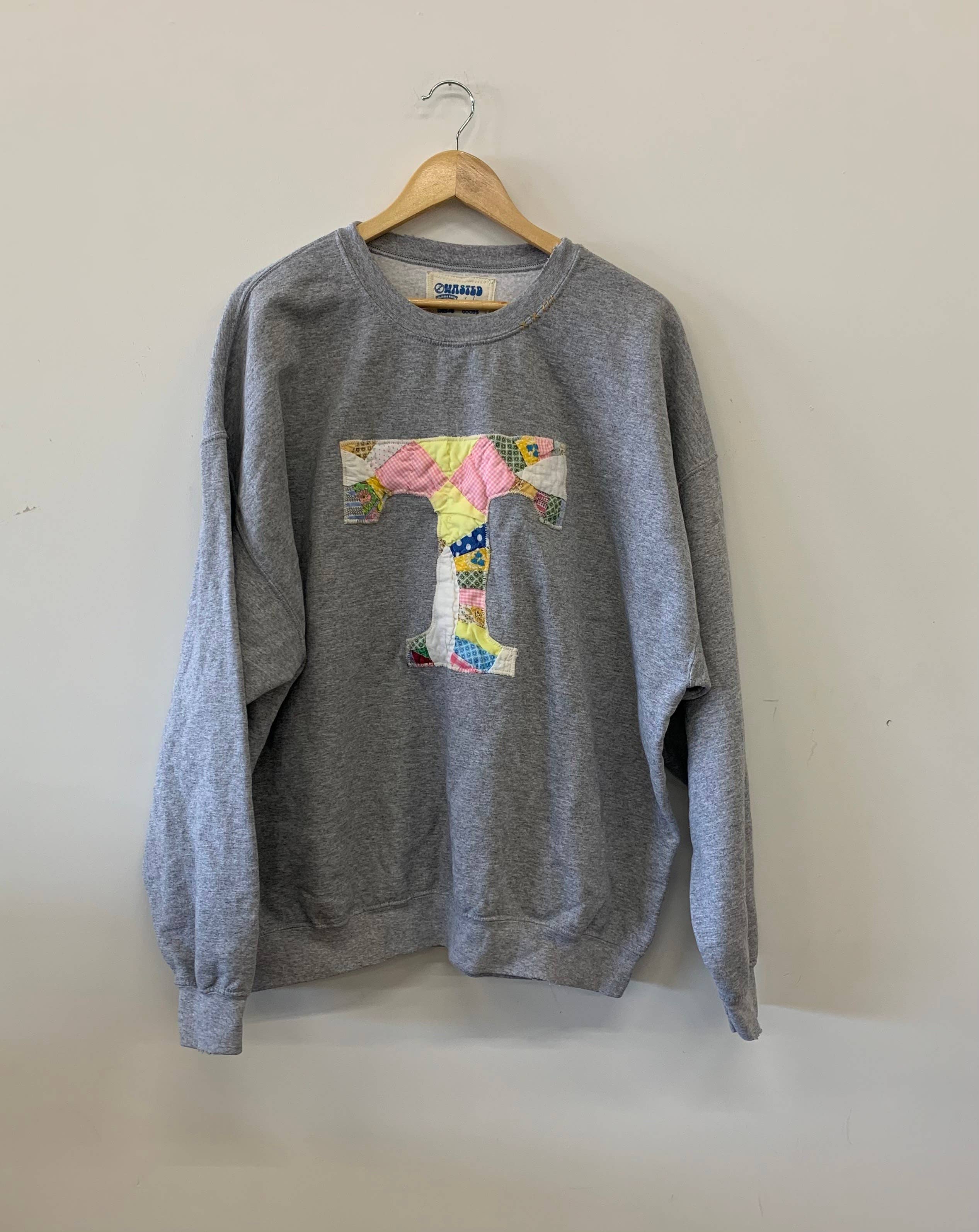 Tennessee Vols Quilted Applique Ash Gray Thrifted Sweatshirt