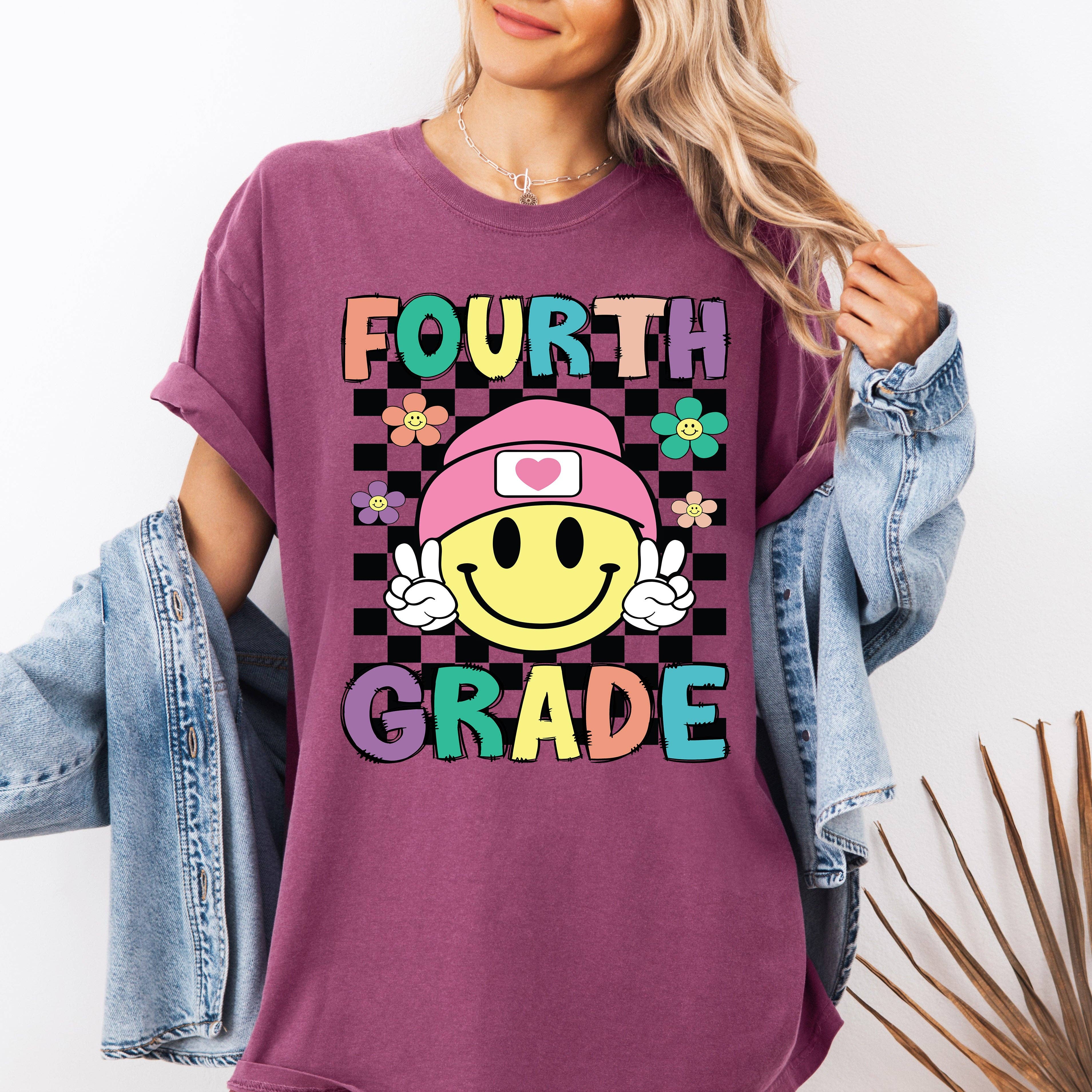 Fourth Grade Smiley Face Teacher Back To School Cute T-Shirt