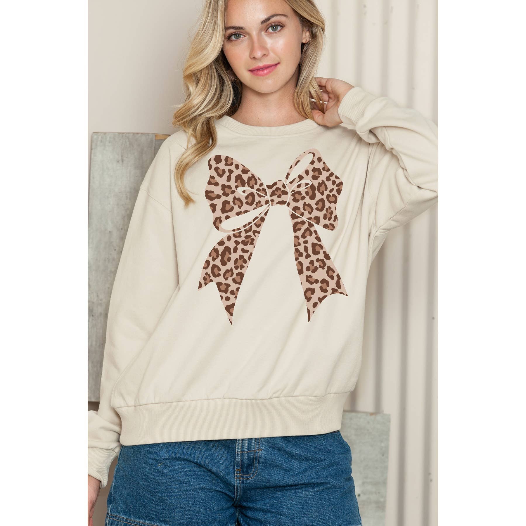 Leopard Bow - Crewneck Sweatshirt