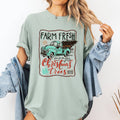 Farm Fresh Christmas Trees, Vintage, Retro, Santa Tshirt