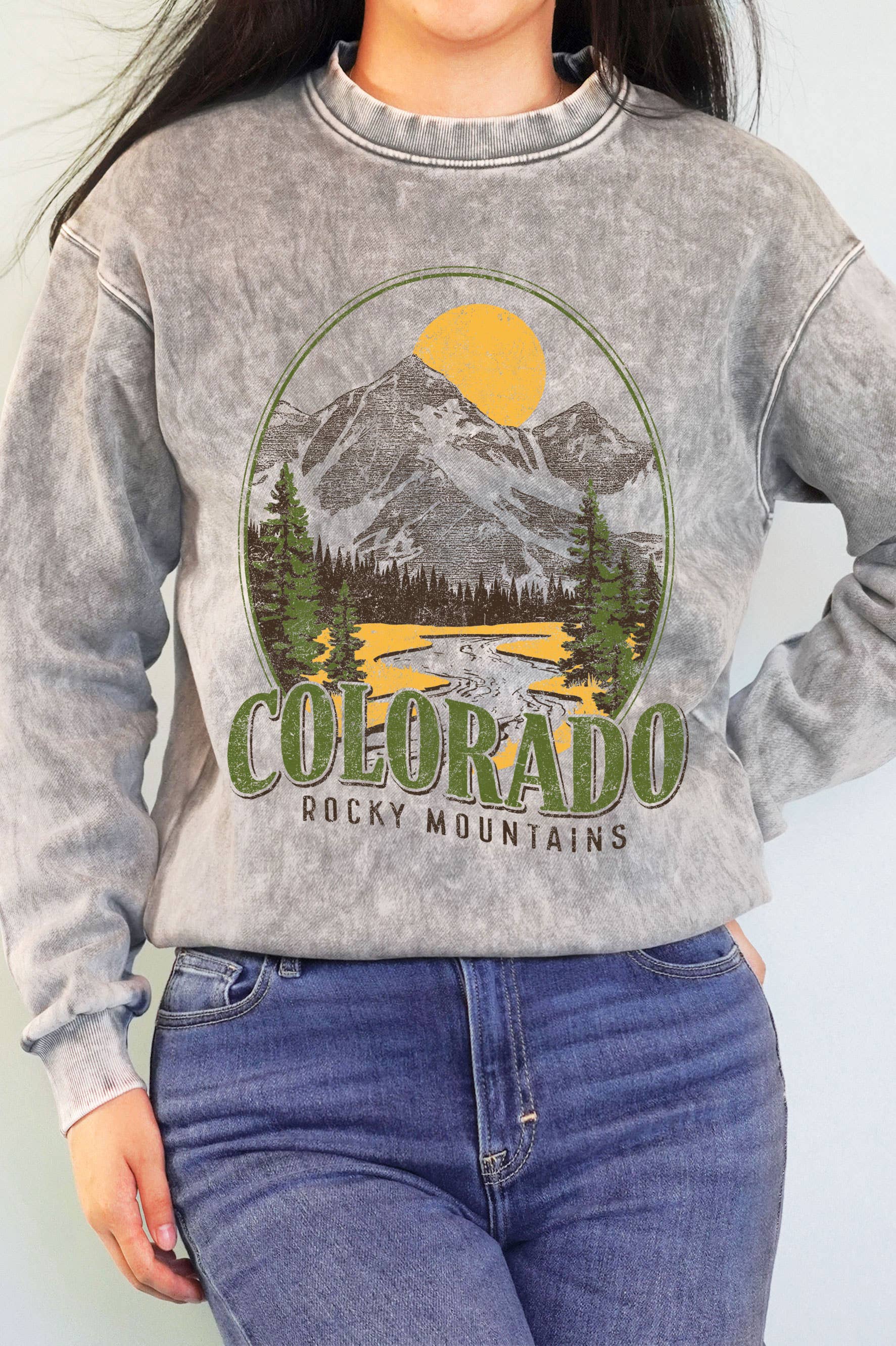 Colorado Mountains Graphic Mineral Brushed Sweatshirt