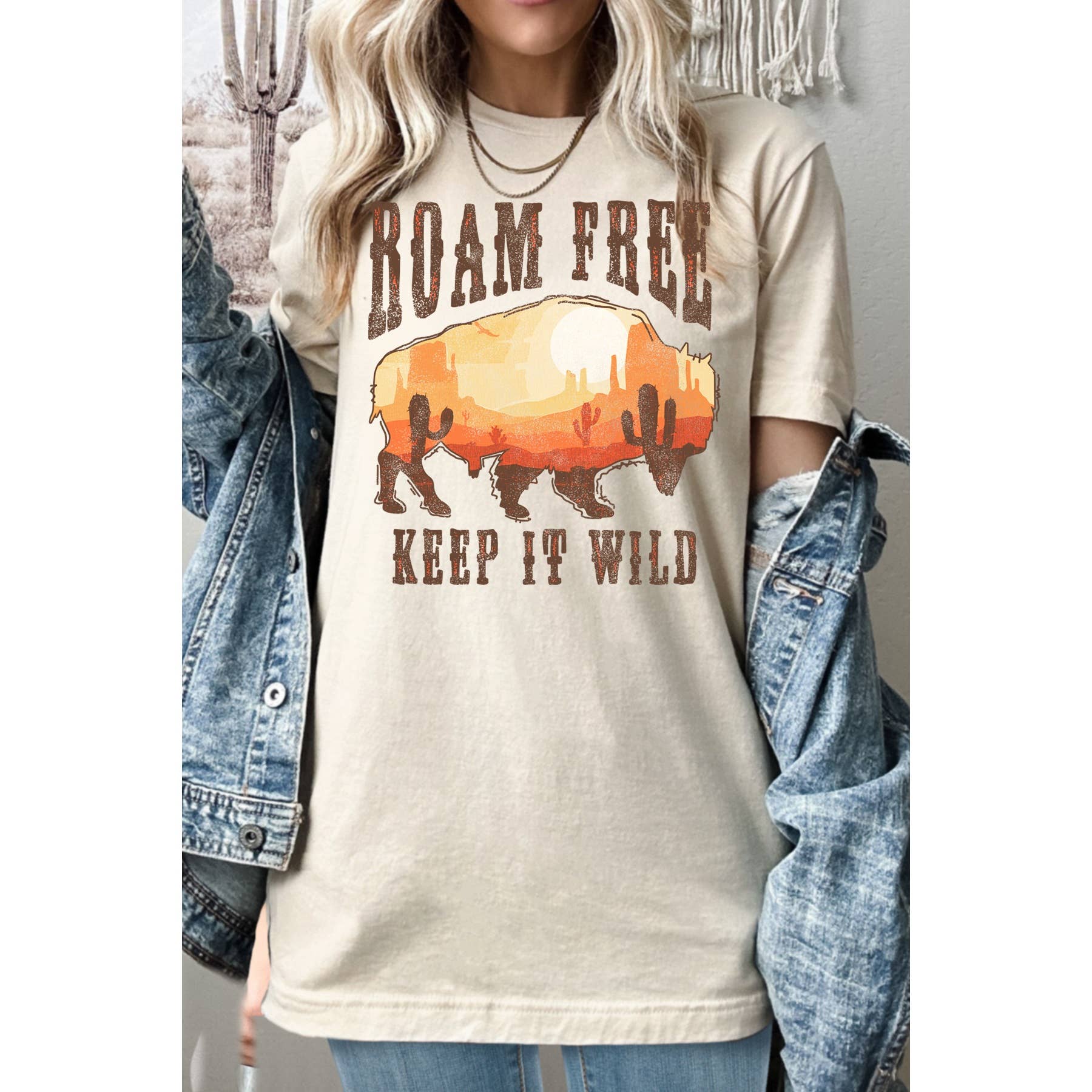 Roam Free Keep It Wild - Women's Graphic T-Shirt