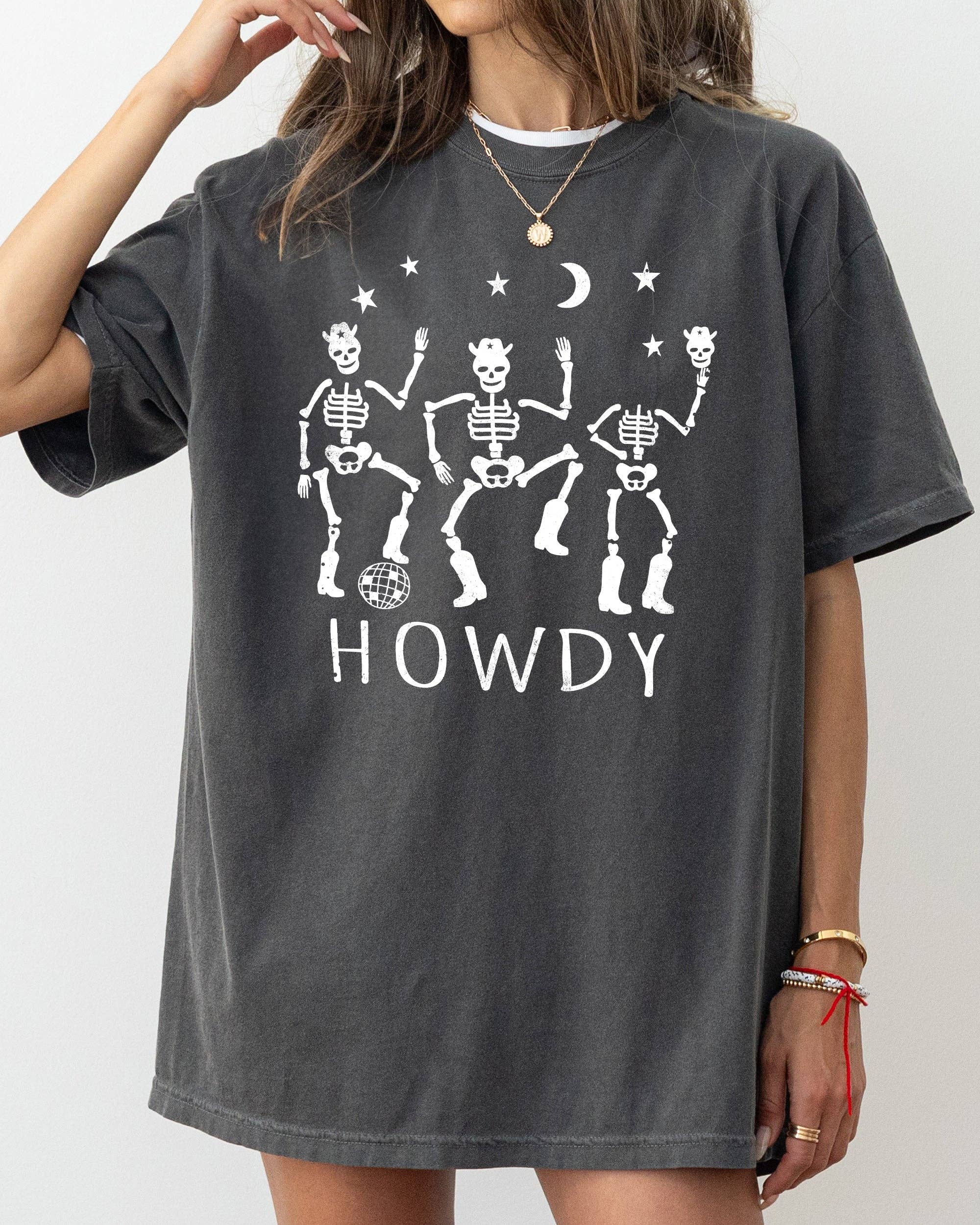Dancing Skeletons, Howdy, Spooky, Ghost, Halloween T-Shirt