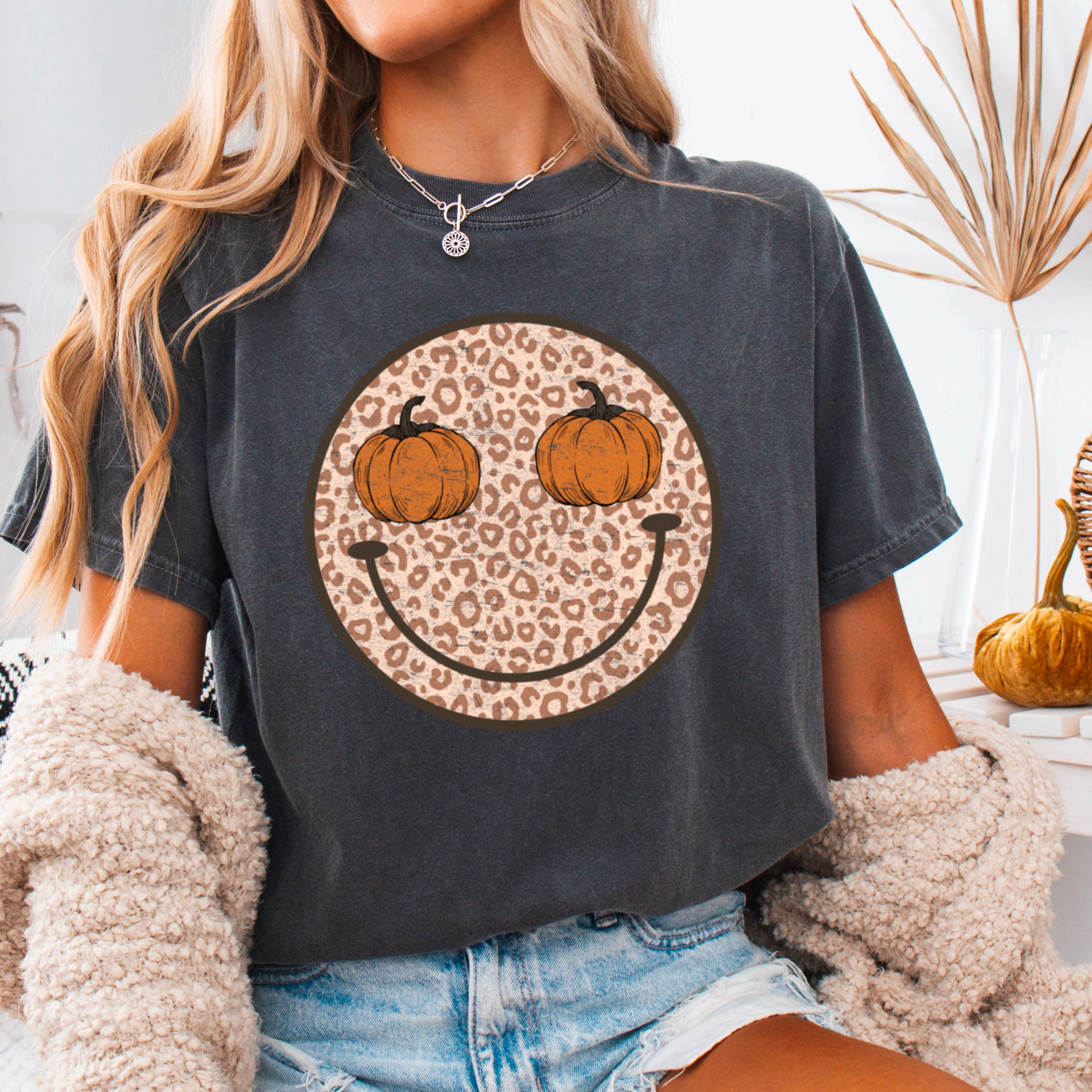 Leopard Pumpkin Fall 2025 Graphic Shirt | Comfort Color