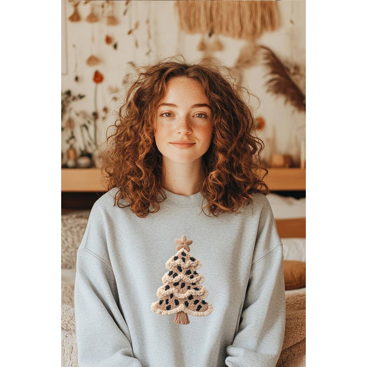 Leopard Christmas Tree  Graphic Sweatshirts.