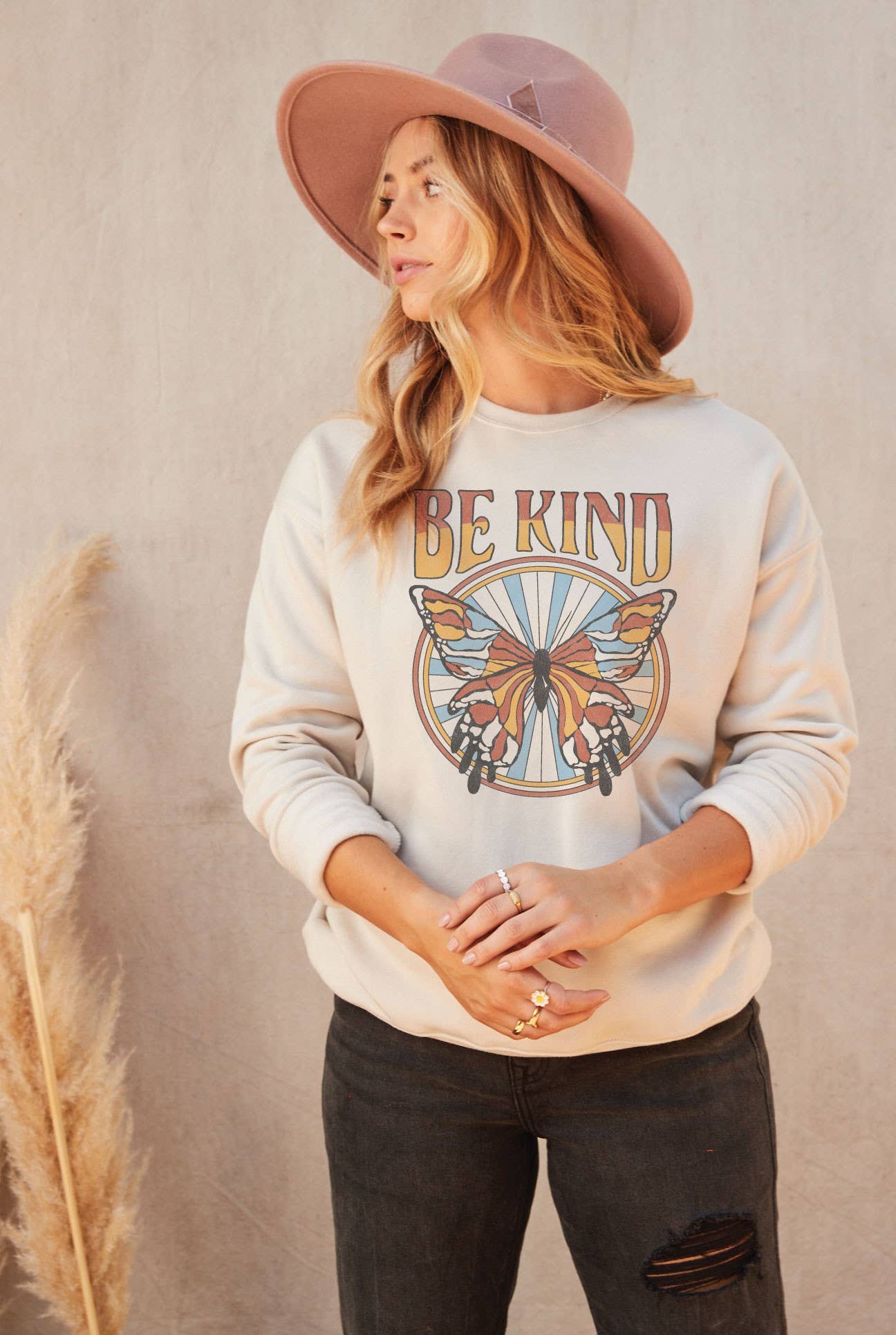 Be Kind Graphic Sweatshirt