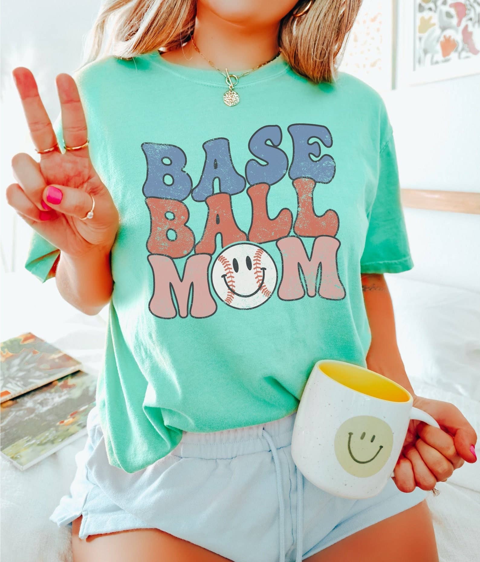 Baseball Mom T-Shirt - Cute Mama Tee