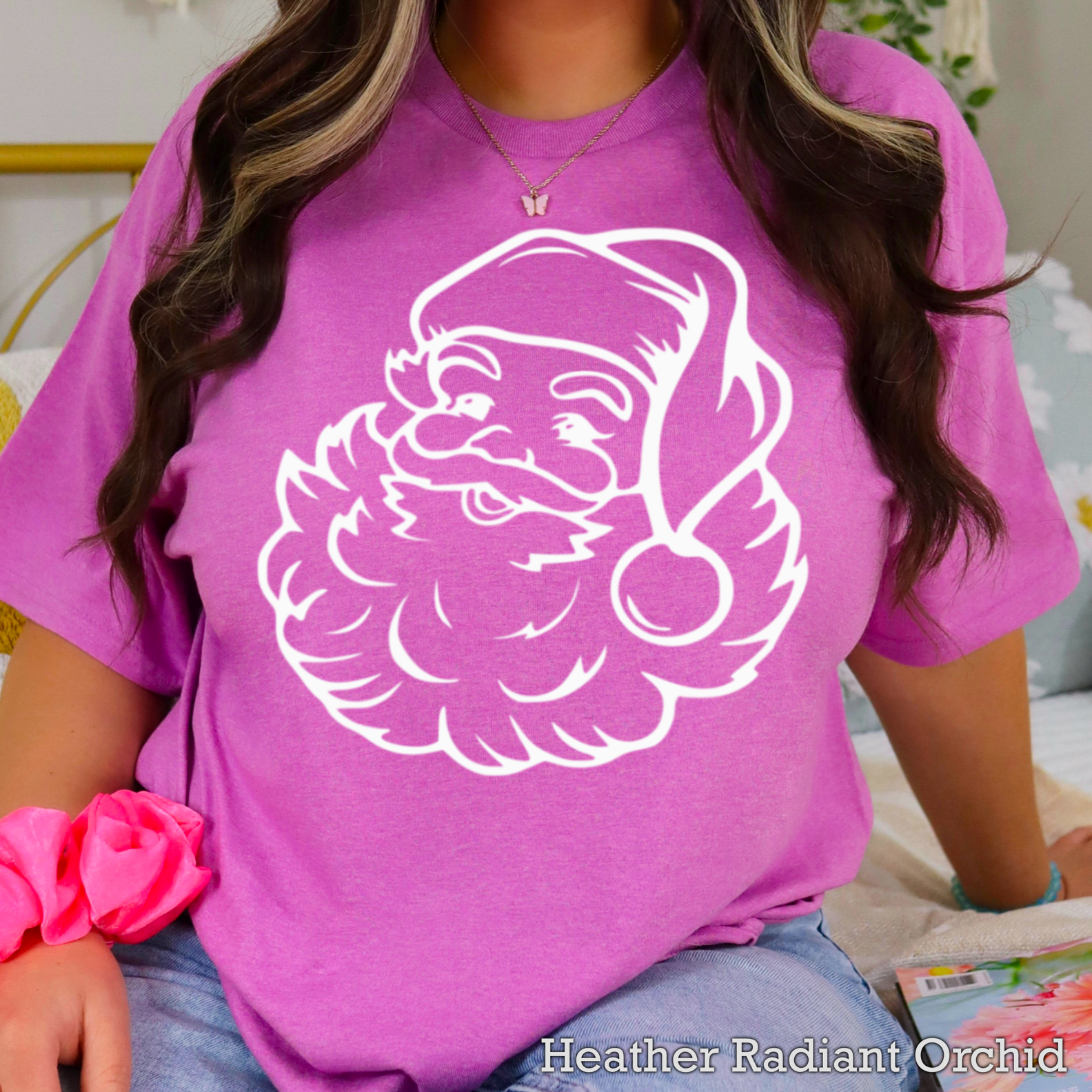 Vintage Santa Christmas 2025 Graphic Tee | Gildan