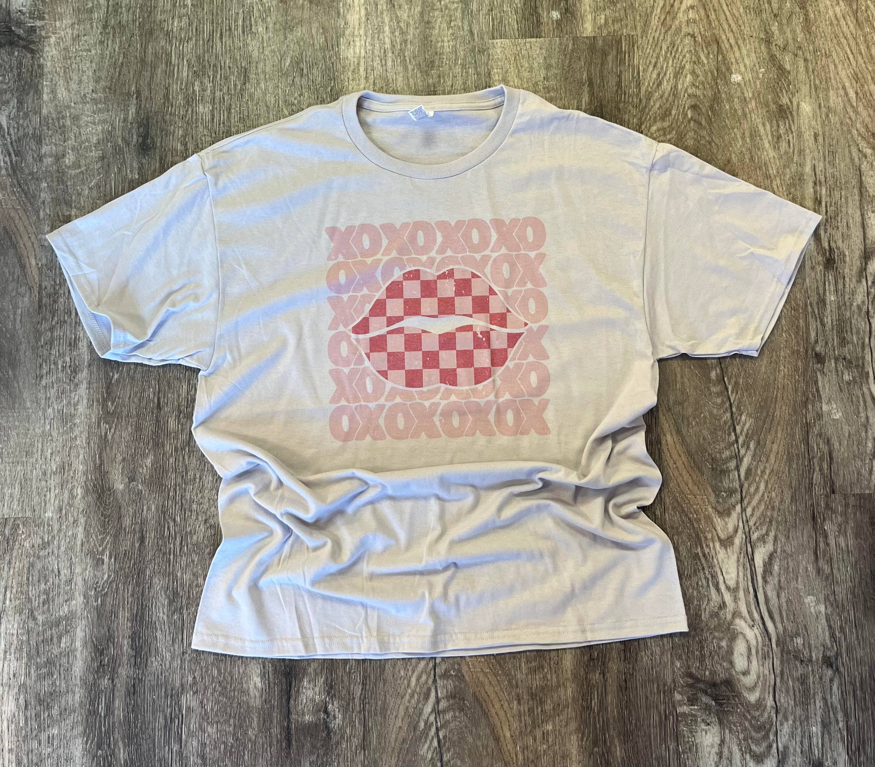 Xoxo Checkered Lips On Silver Tee