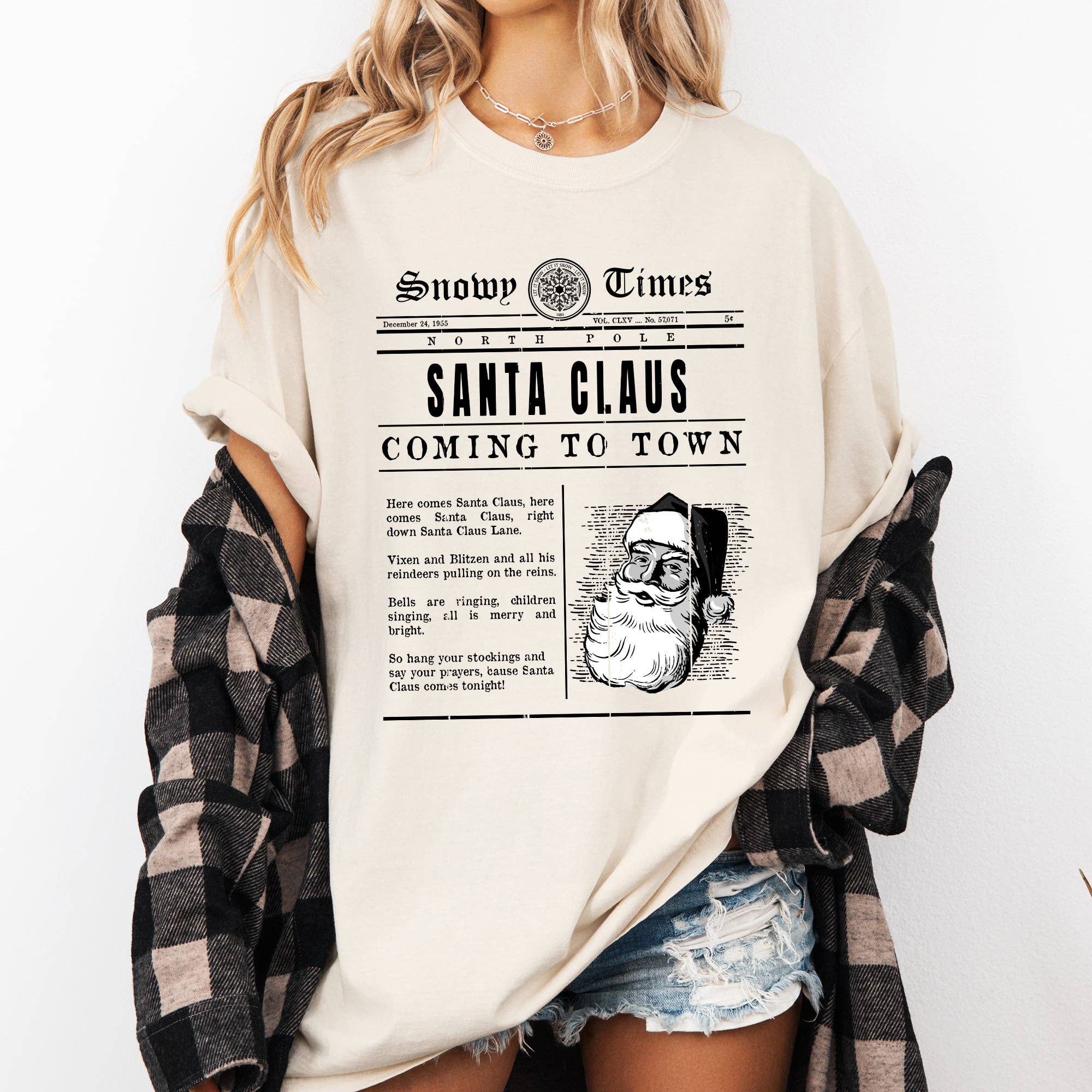 Santa Claus Is Coming To Town, Newspaper Christmas Tshirt