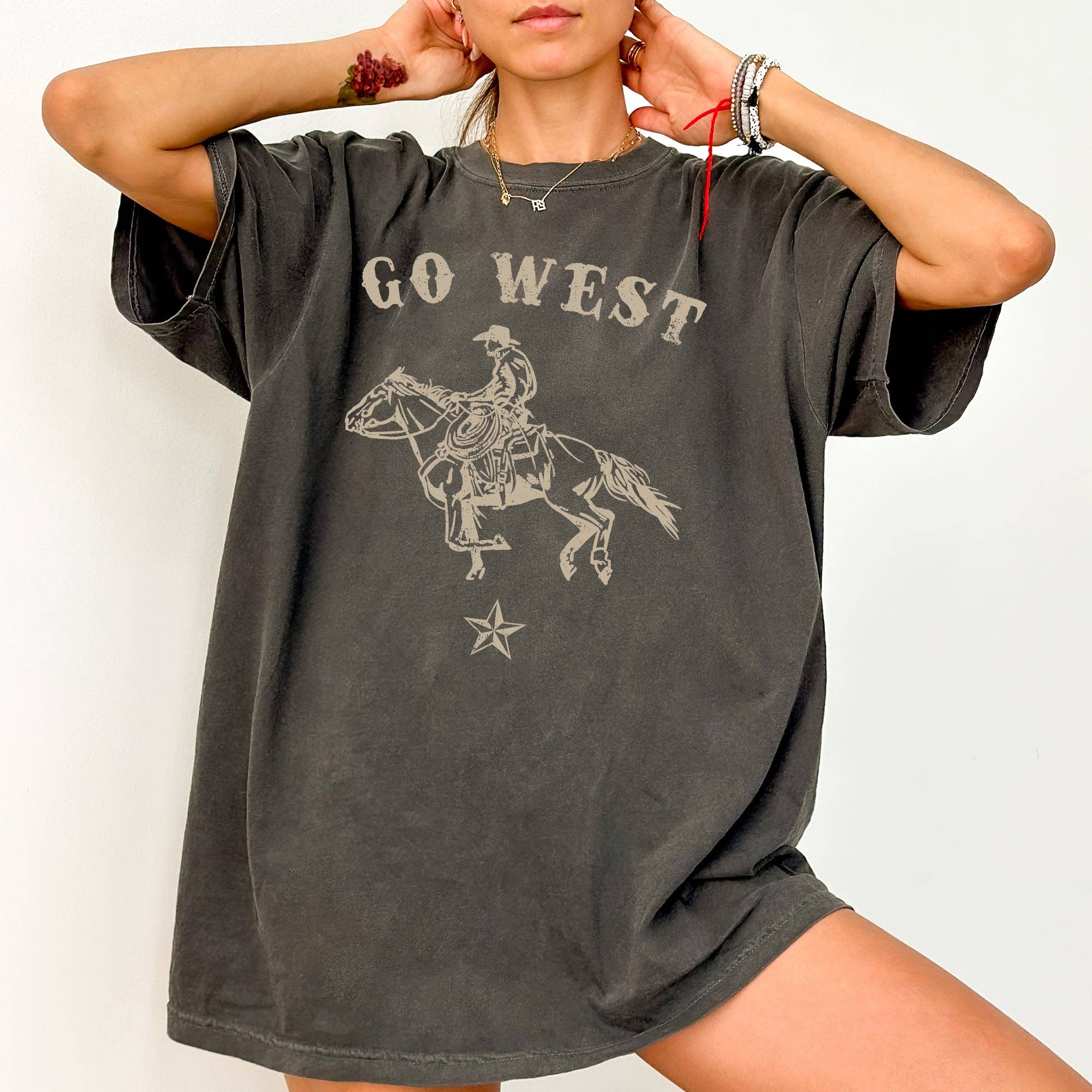 Go West, Cowboy, Horse, Western, Retro, Vintage,  Tshirt