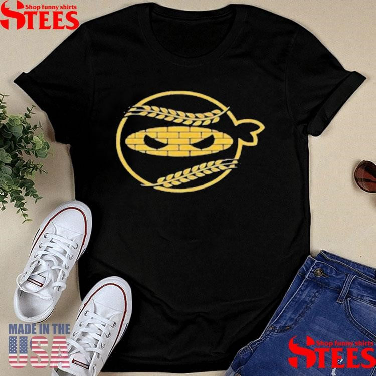 Pitching Ninja Milwaukee Brewers Baseball T-shirt