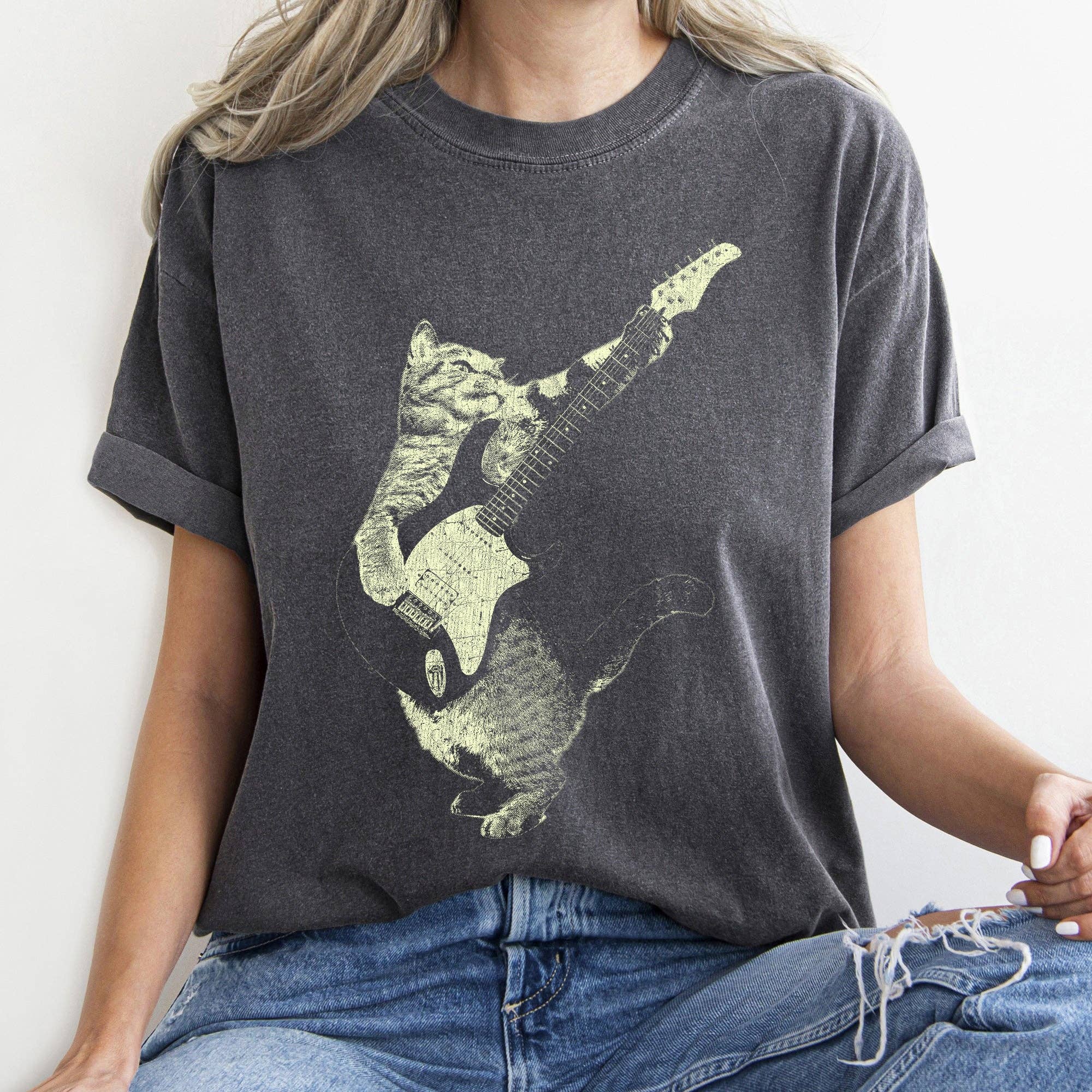 Vintage Cat Playing Guitar T-Shirt