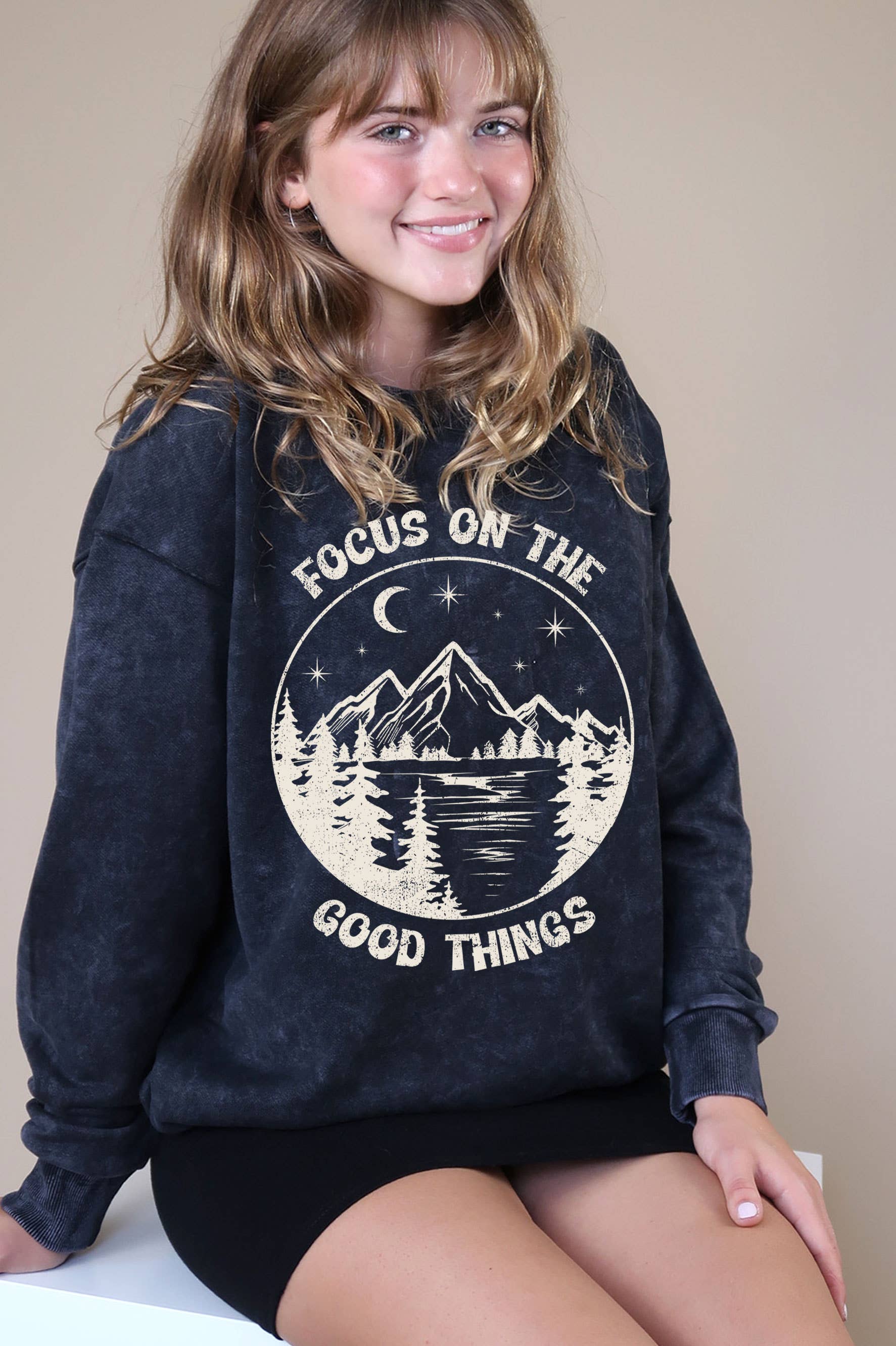 Focus On the Good Things Mineral Graphic Brushed Sweatshirt