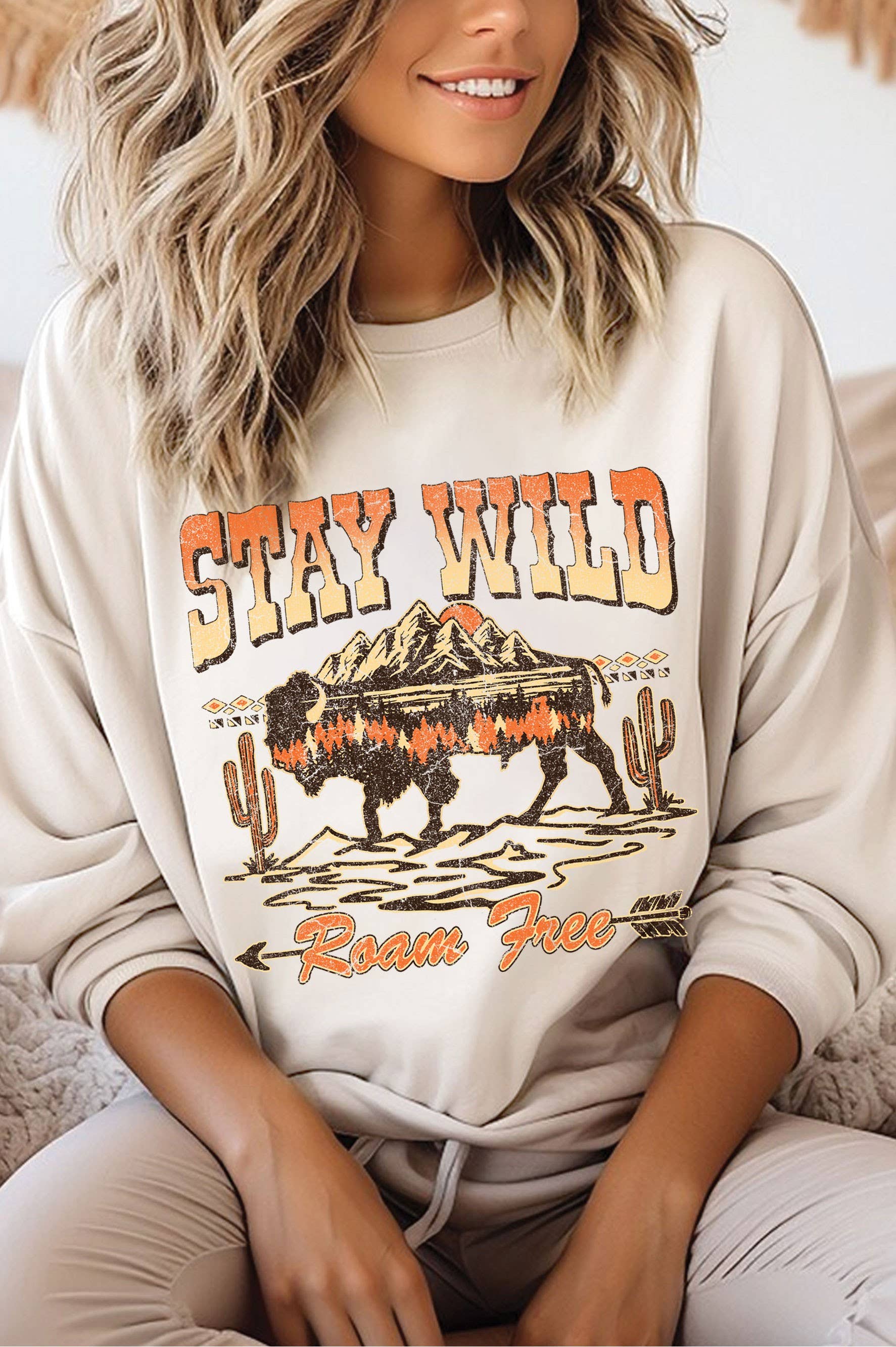 Stay Wild Roam Free Buffalo Graphic Brushed Sweatshirts