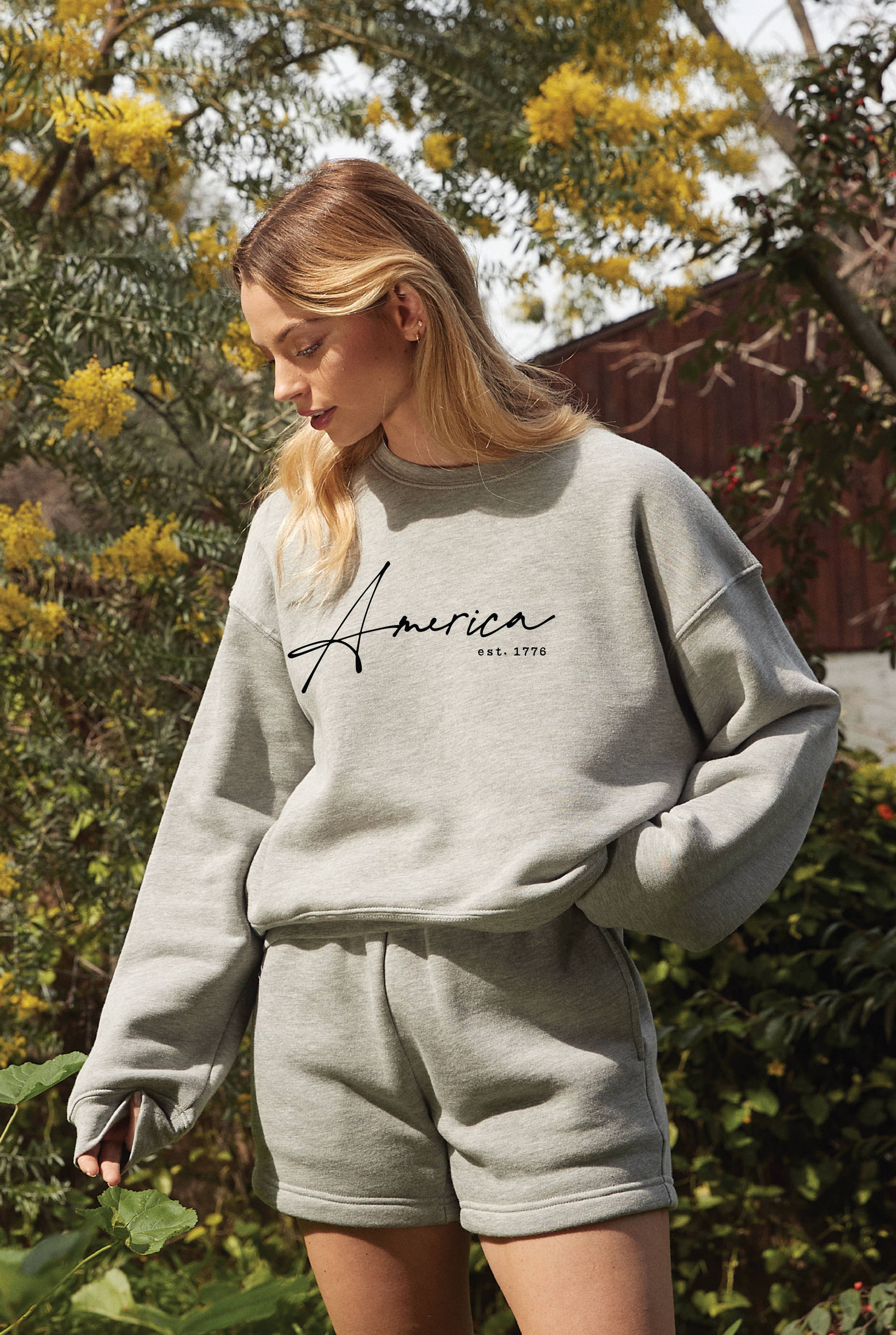 America Est.1776 Mid Graphic Sweatshirt