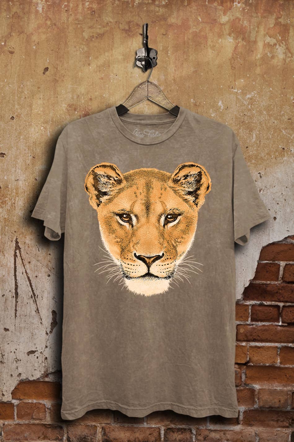 Lioness Graphic Top