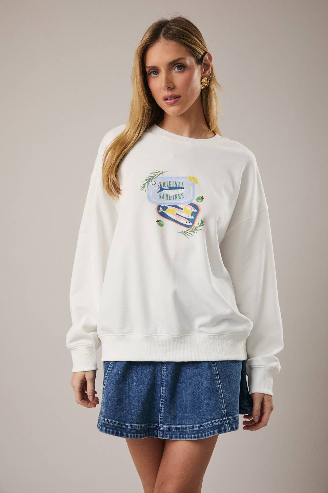 Round Neck Long Sleeve Fish Graphic Print Sweatshirt