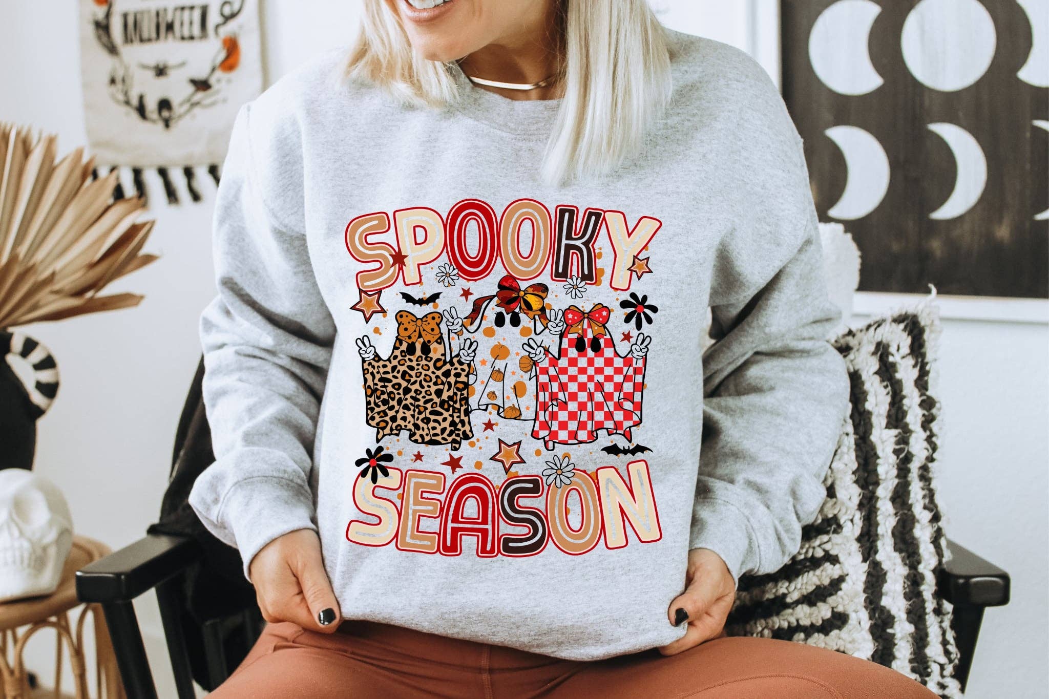 Spooky Season Leopard Checker Ghost Graphic Sweatshirt