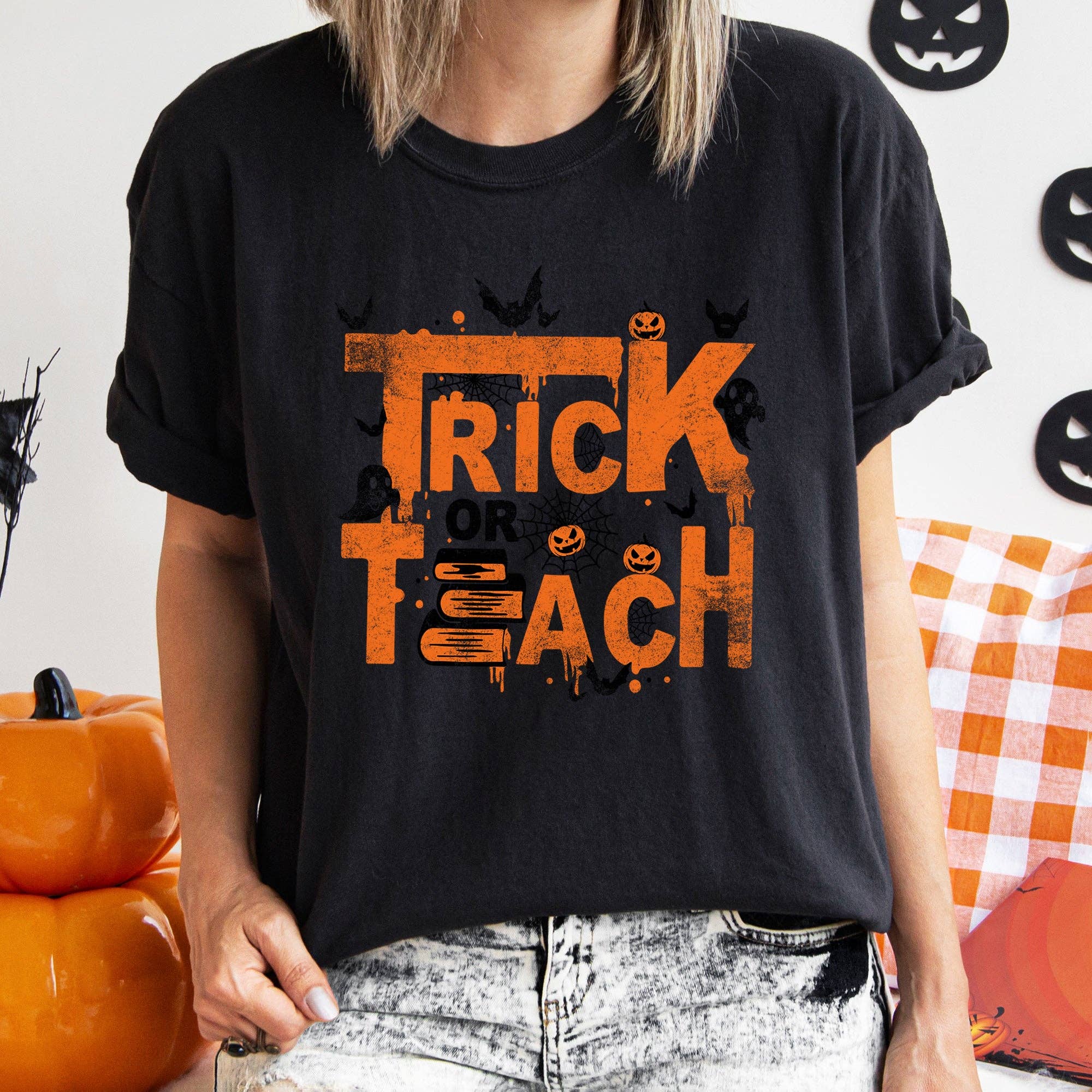 Trick or Teach Retro Halloween Teacher T-Shirt