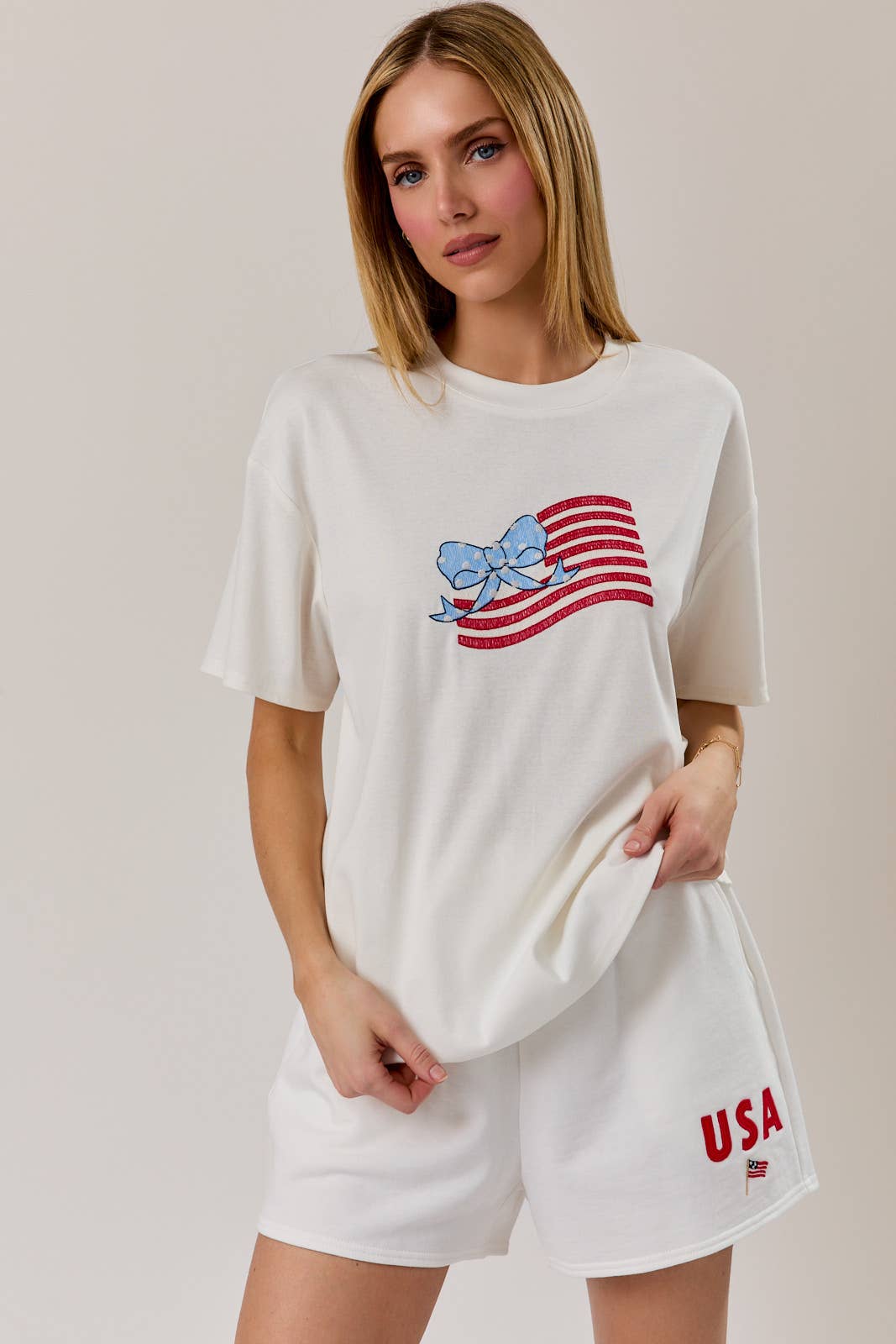 Round Neck USA Flag Graphic Embo T-Shirt