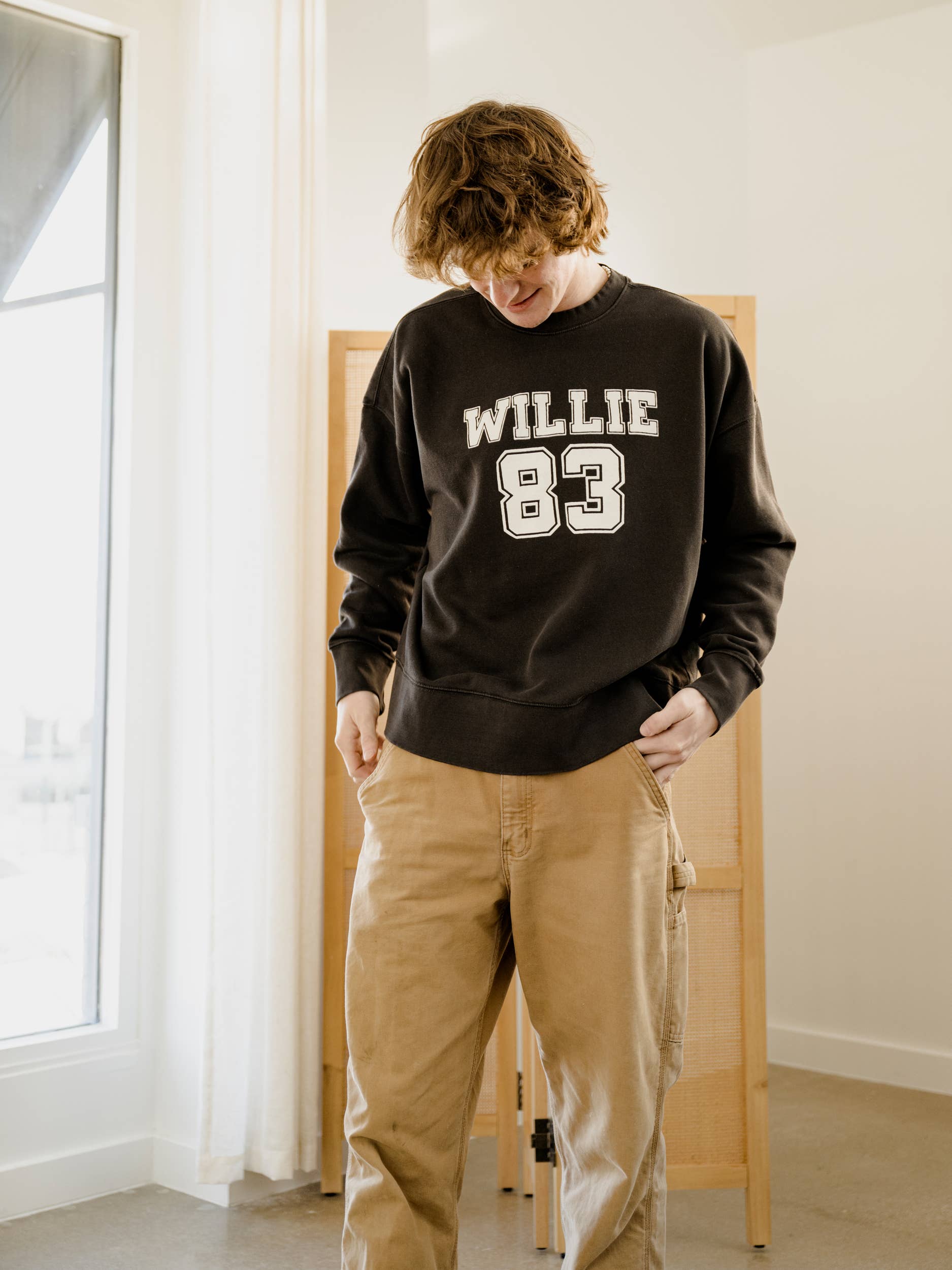 Willie Nelson '83 Smoke Hi-Dive Oversized Crew Sweatshirt