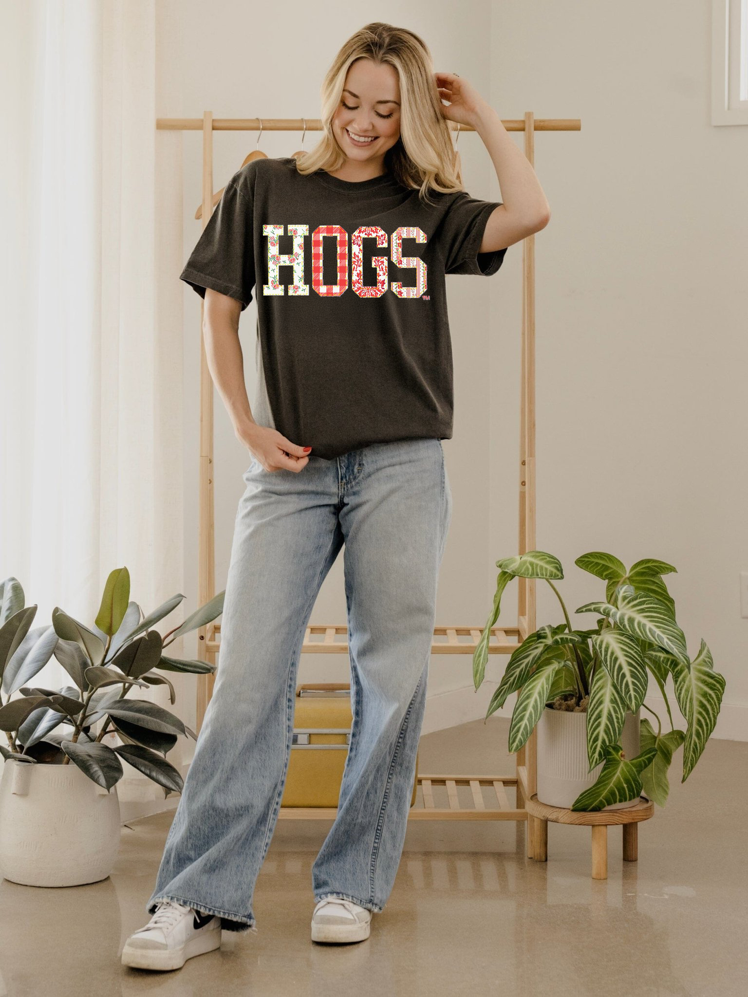 Arkansas Hogs Quilted Puff Ink Pepper Comfort Colors Tee