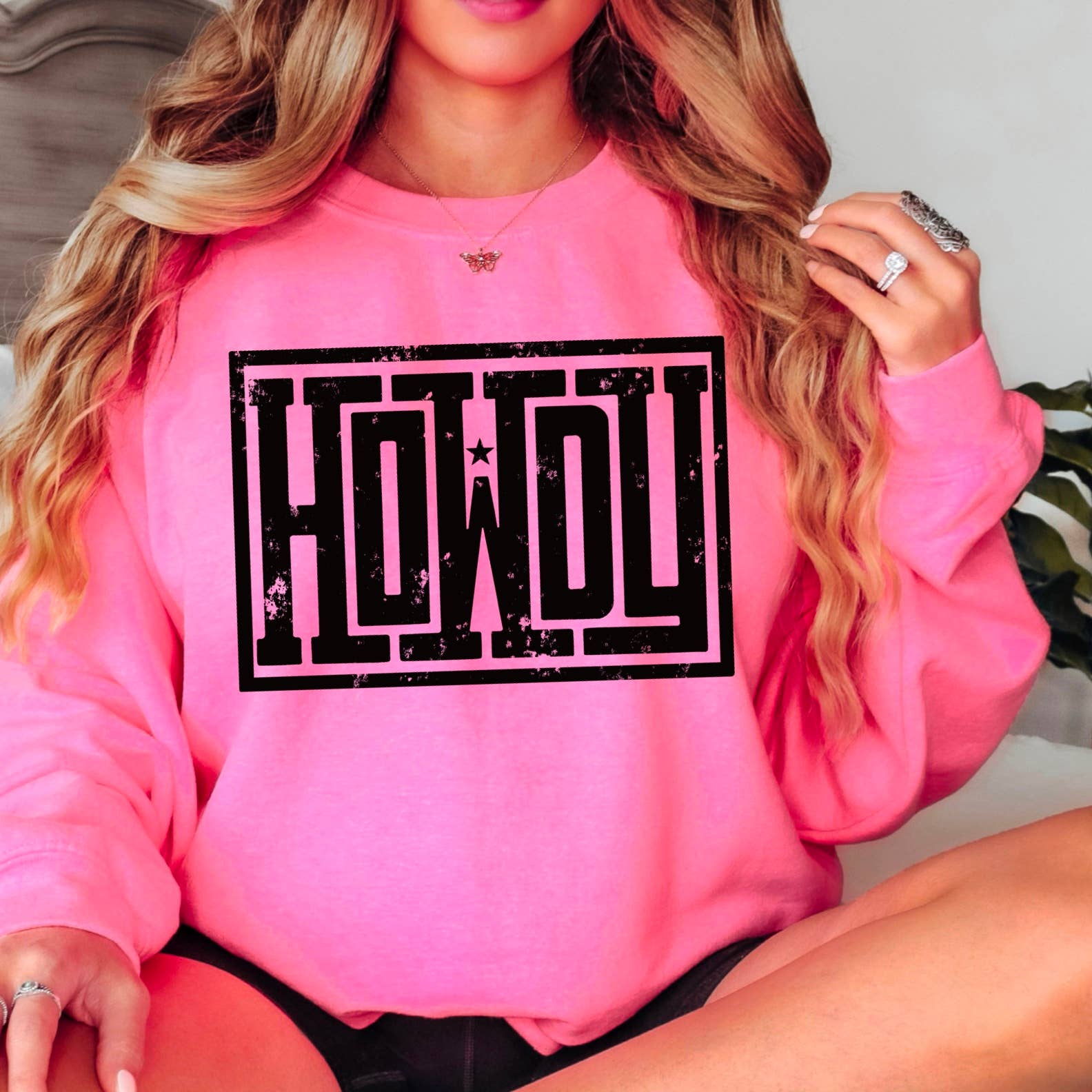 Howdy | Western Graphic Sweatshirt
