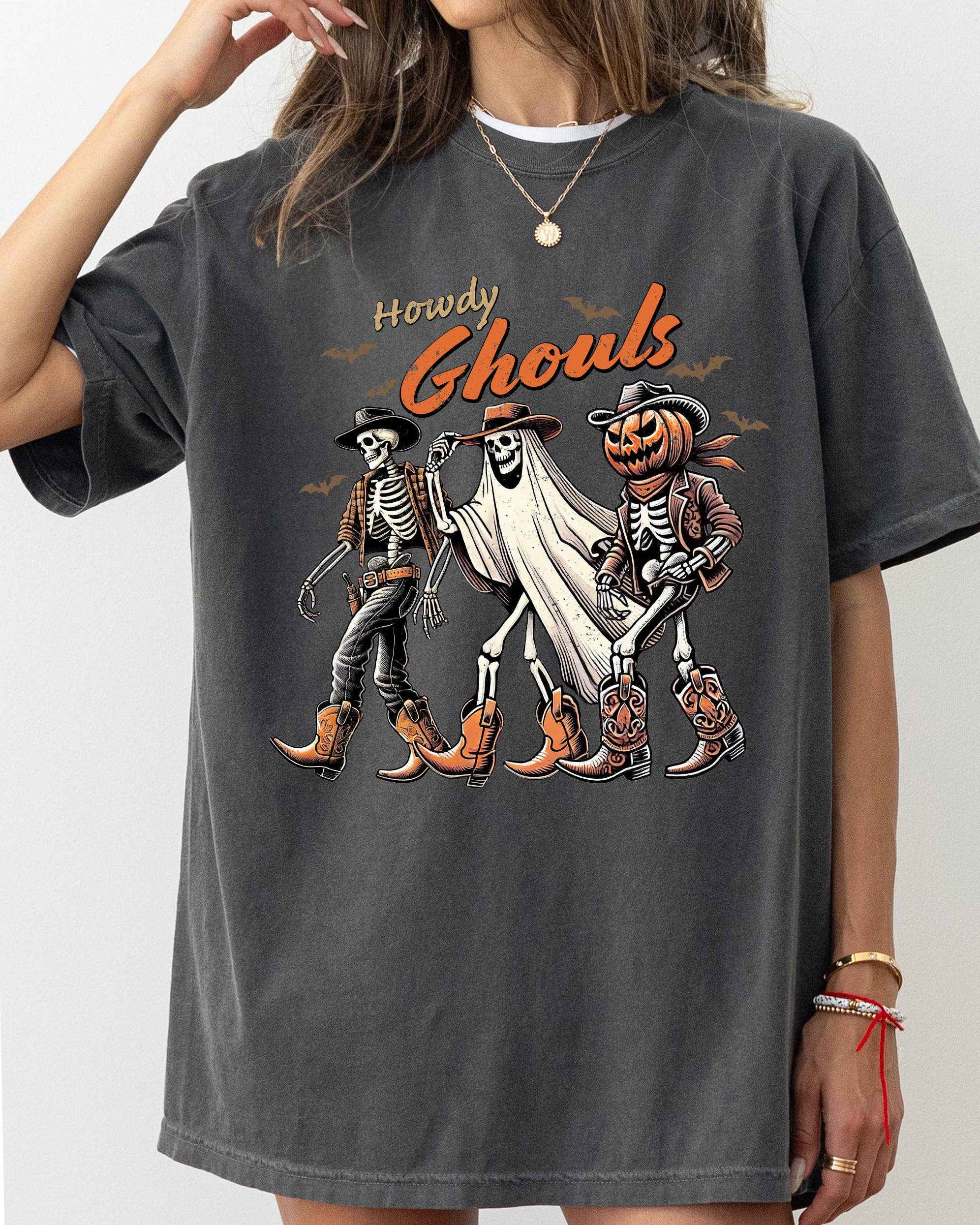 Howdy Ghouls, Cowboy, Vintage, Western Halloween Tshirt