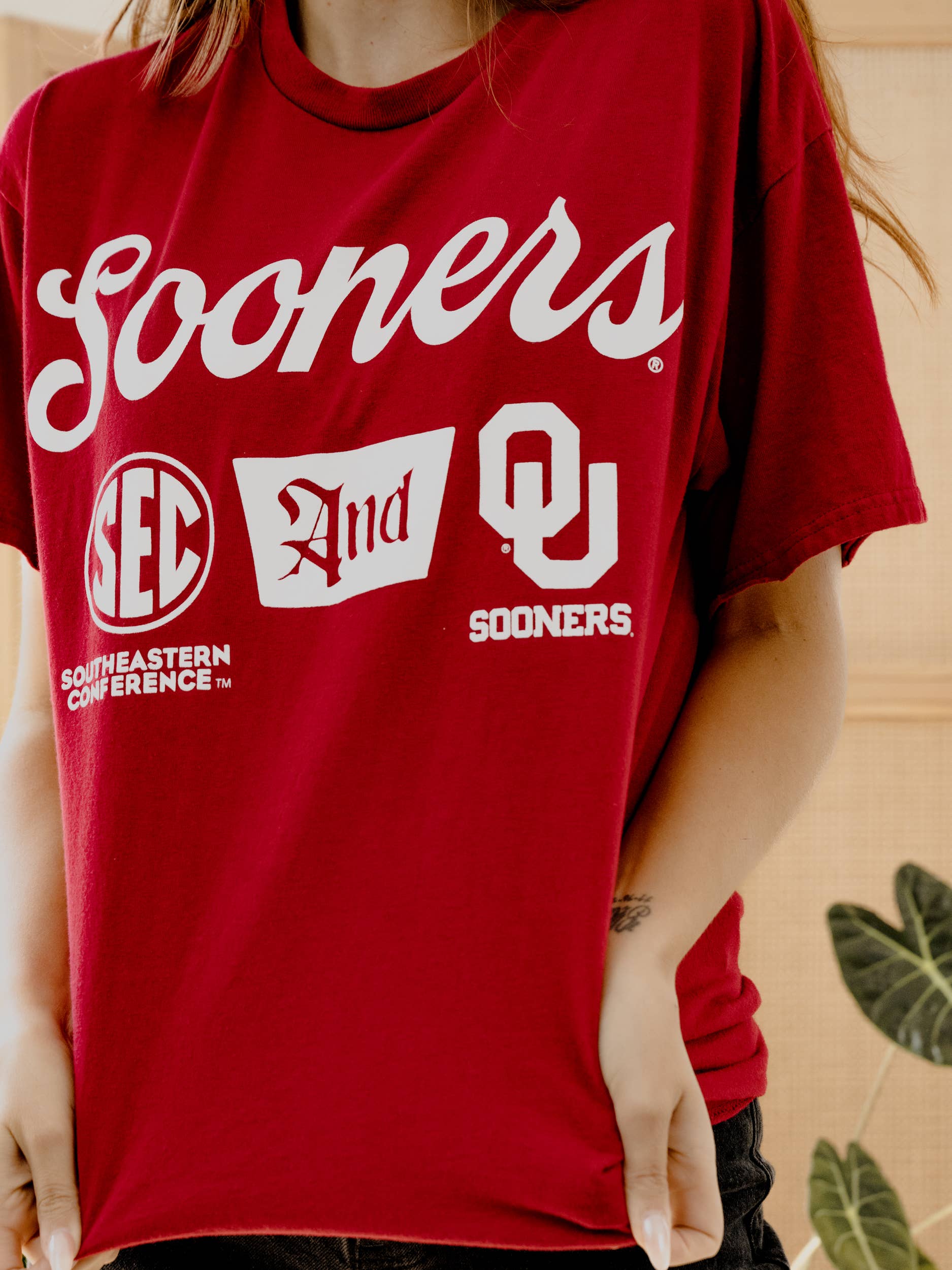 Ou Oklahoma Sooners / Sec Tap Crimson Thrifted Tee