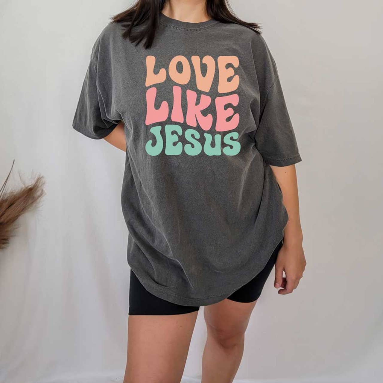 Love Like Jesus Pepper Everyday Tee