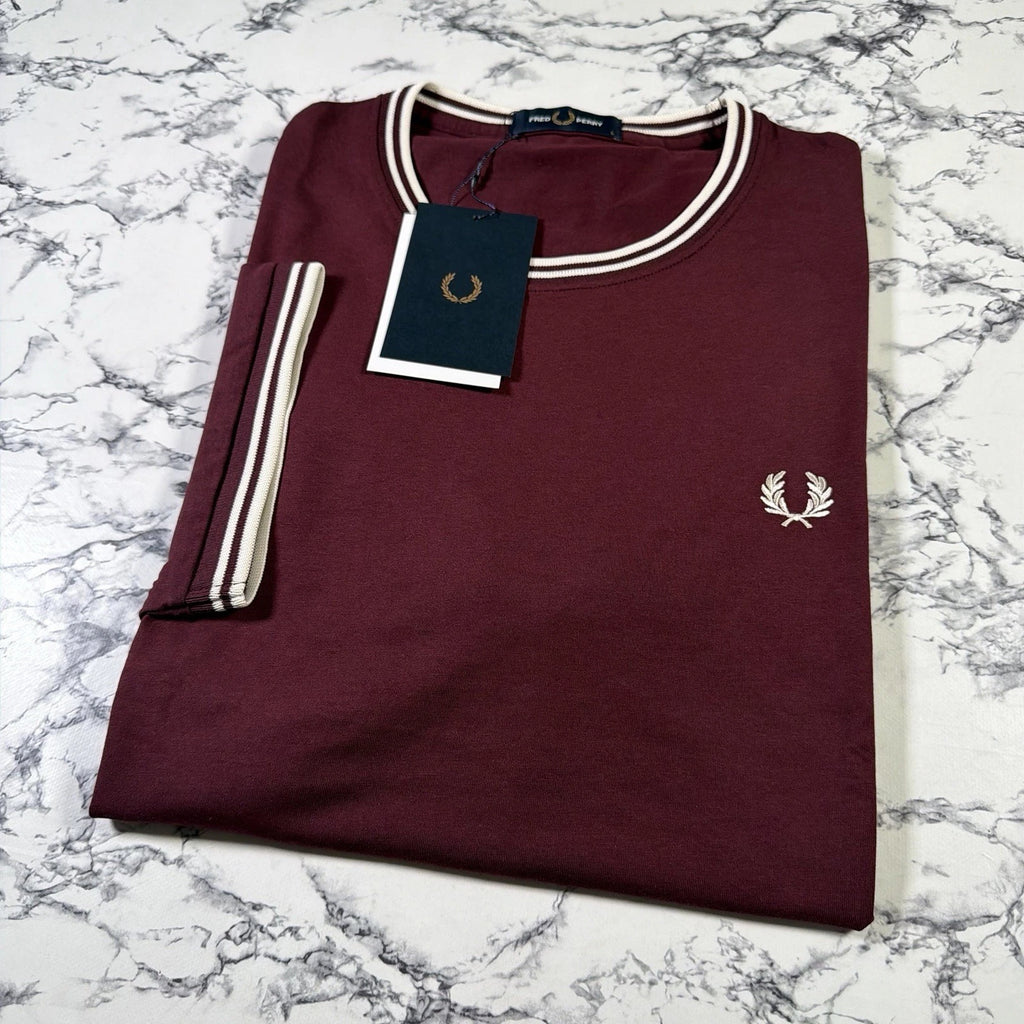 FRED PERRY Mens Oxblood Twin Tipped T Shirt SIZE LARGE M1588V 64A BNWT