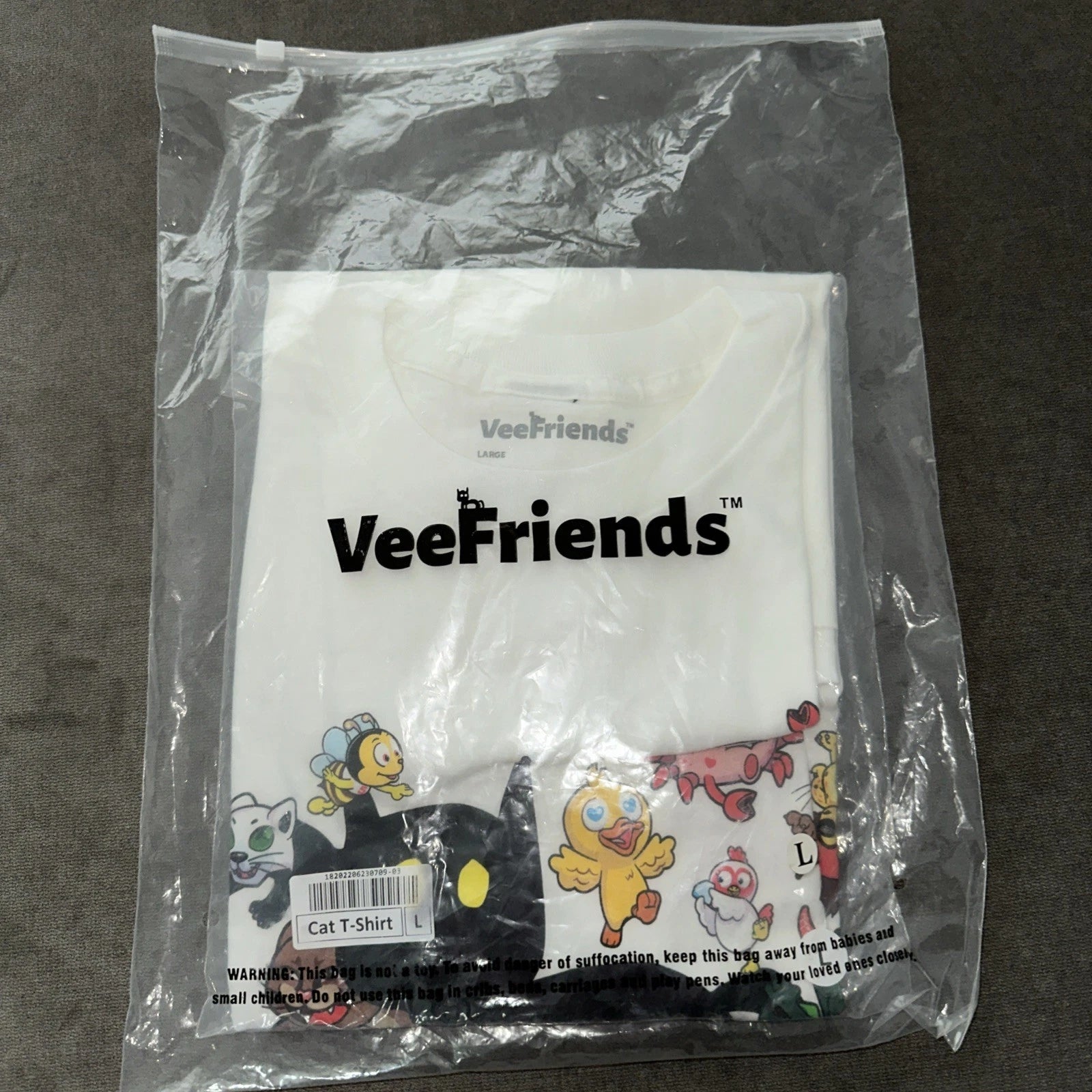 VeeFriends Exclusive Friends and Family Tee Size Large Brand New