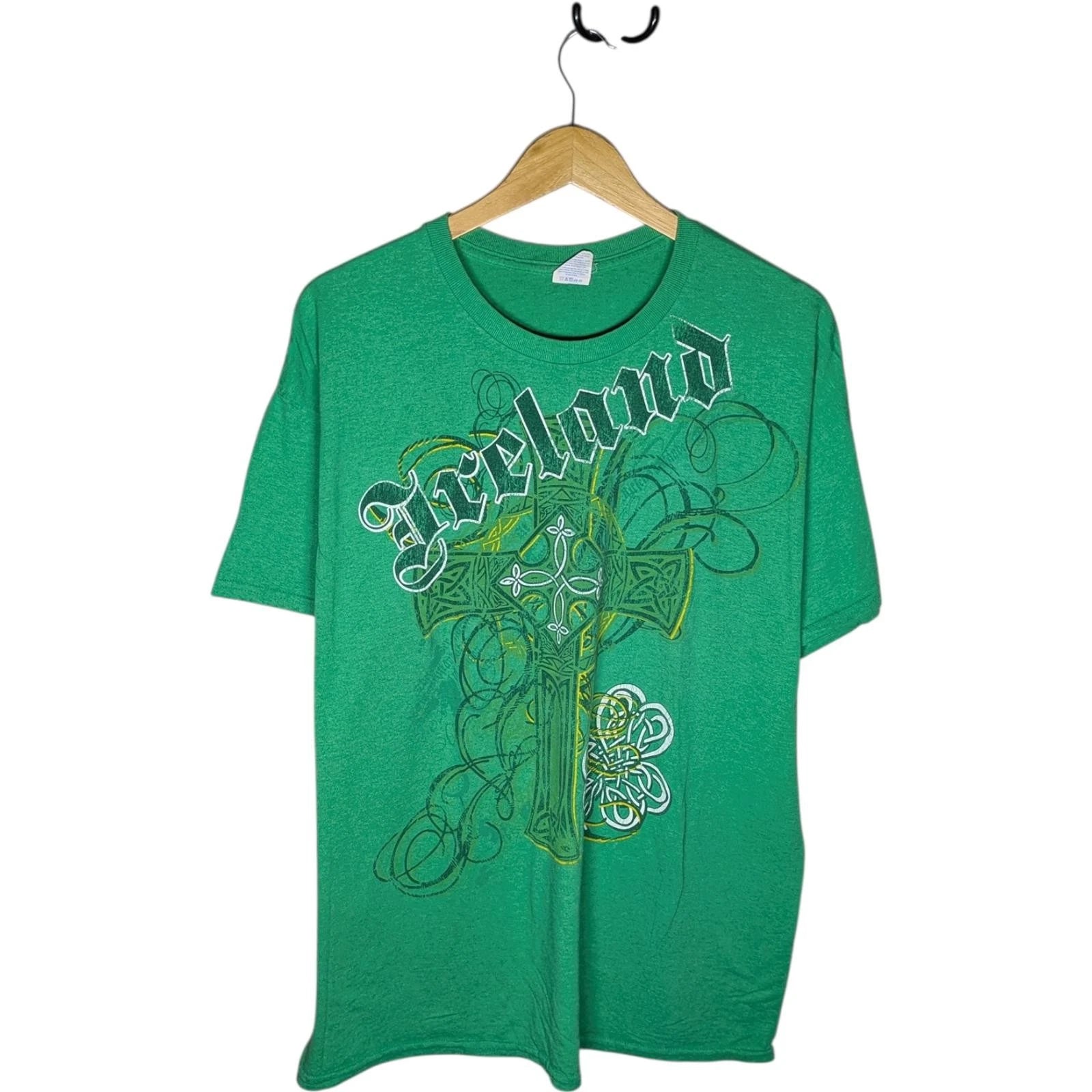 Y2K Ireland Graphic T Shirt Green Men’s XL Shamrock Cross St Patrick’s Day Tee