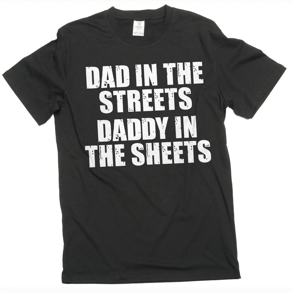 T-shirt printed with the funny quote "Dad Joke" - A fun gift for Father's Day.