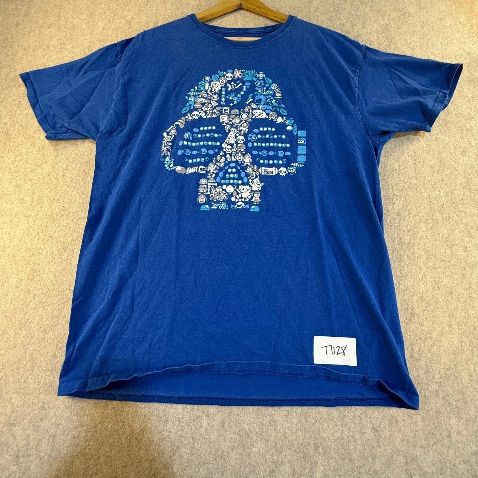 LootWear Exclusive Mega Man Capcom Pixel Art Skull Graphic T-Shirt Blue Mens L