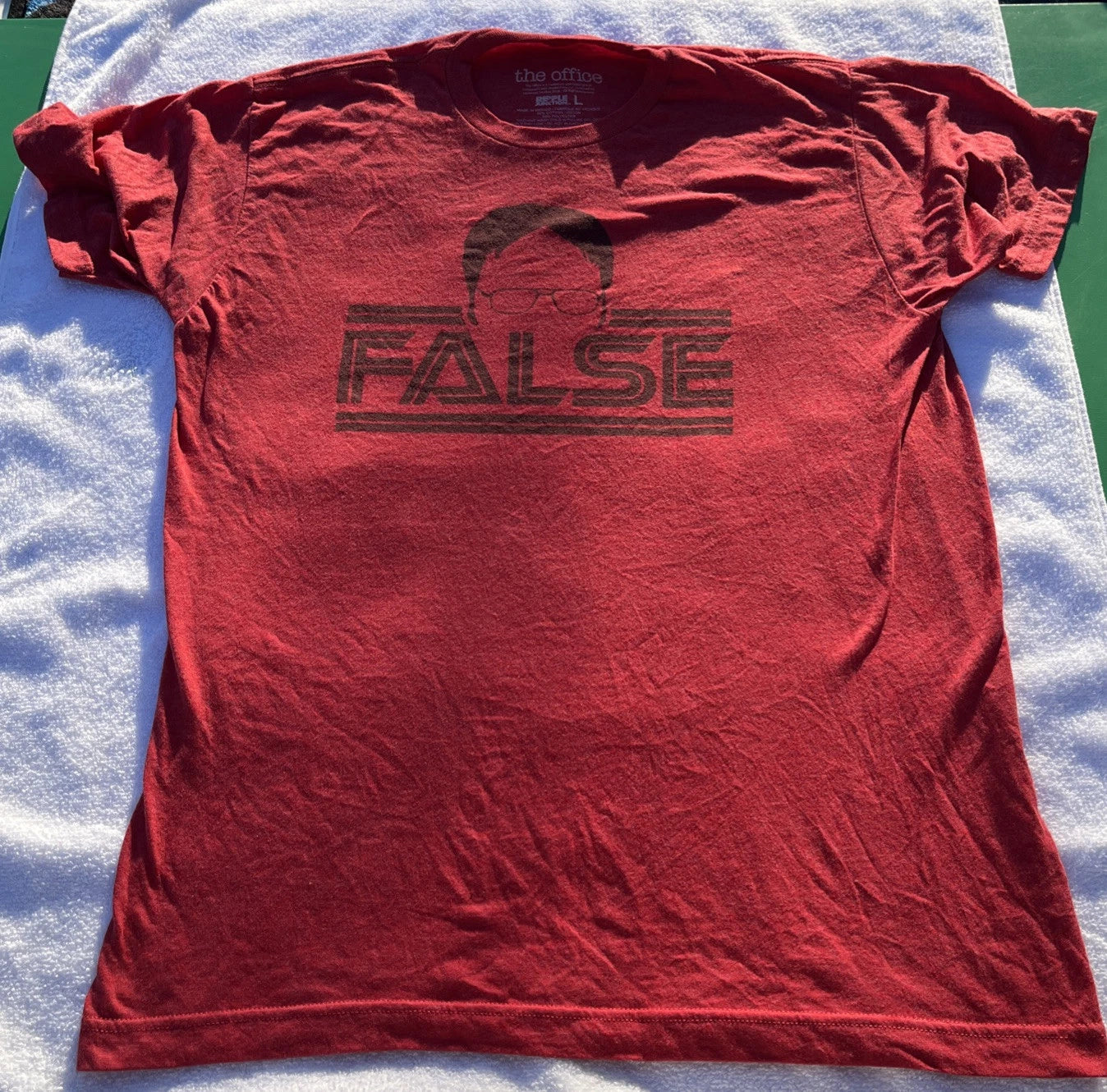THE OFFICE Dwight Schrute “FALSE” Adult Large Crew Neck Funny Red T-Shirt MINT!