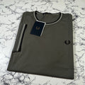 FRED PERRY Mens Field Green Twin Tipped T Shirt SIZE LARGE M1588V 04B BNWT