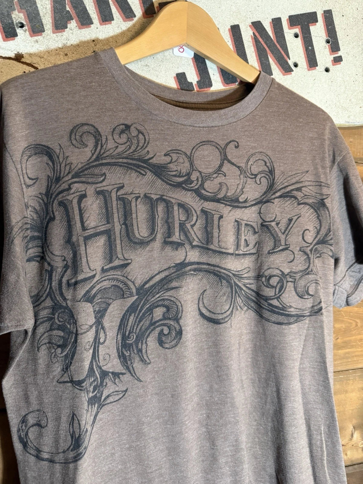 Y2K Hurley Surf t shirt Skater Grunge Brown And Black Size L