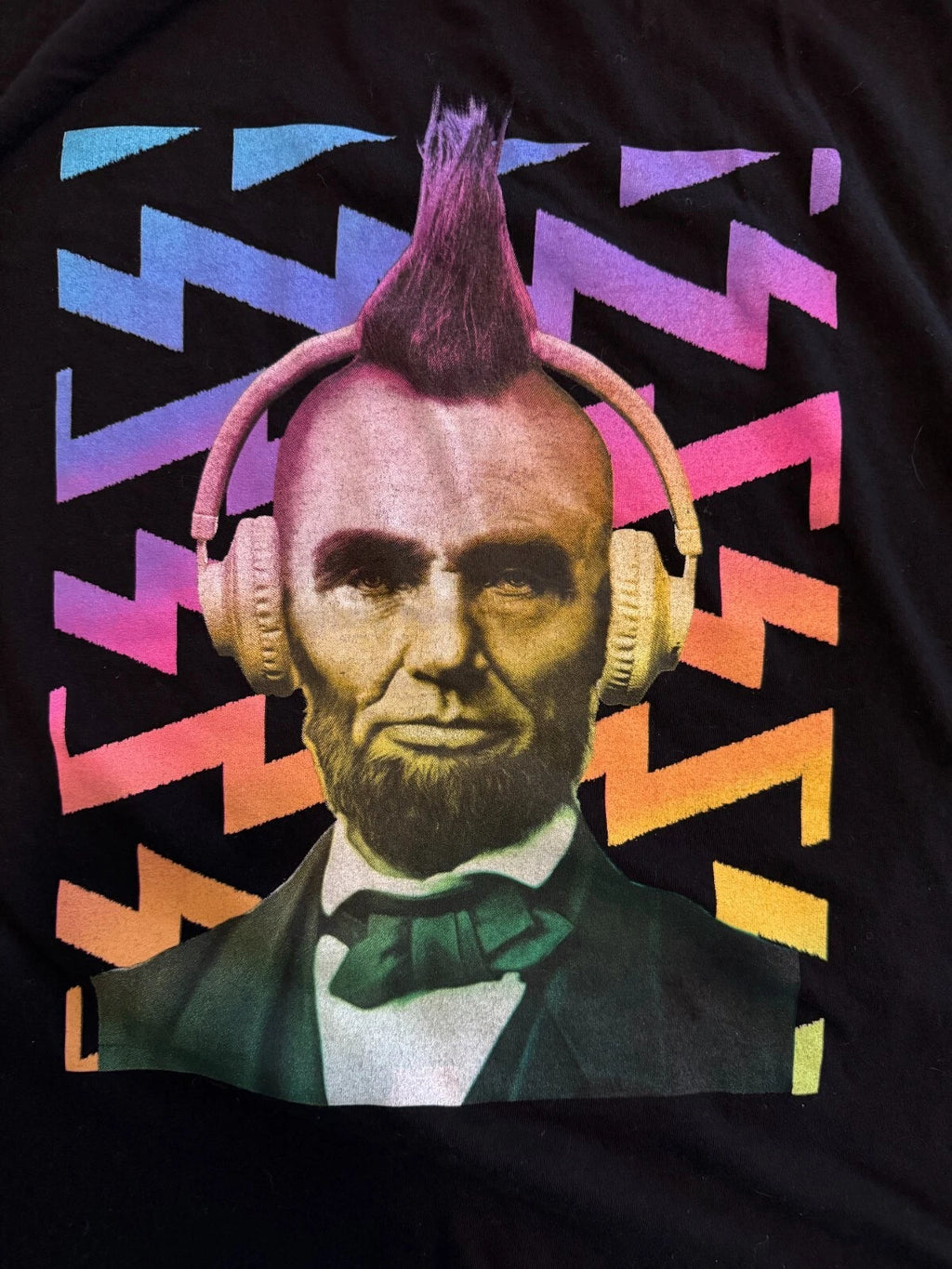 Chill ABRAHAM LINCOLN in headphones T-Shirt Pop Art Graphic Print Youth L